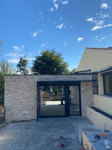 Création d’une extension dans une maison à ST FOY LES LYON pour pièce supplémentaire