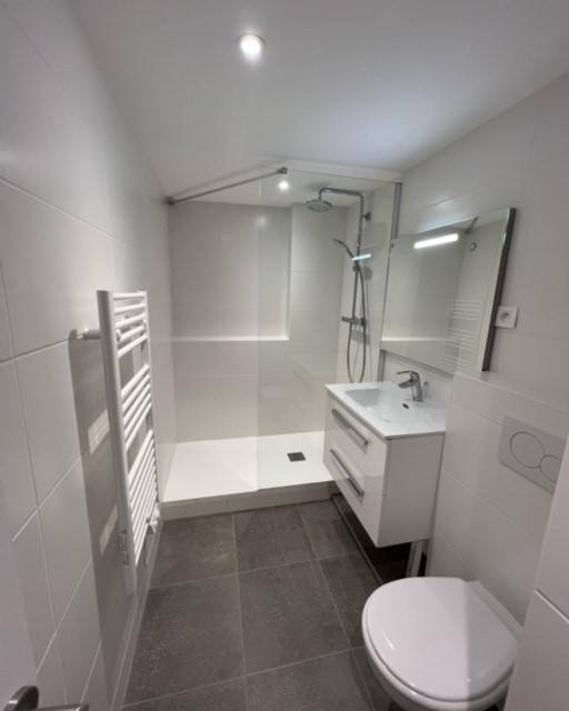 Rénovation d'une salle de bain en petit espace avec douche à l'italienne à Craponne proche de Lyon