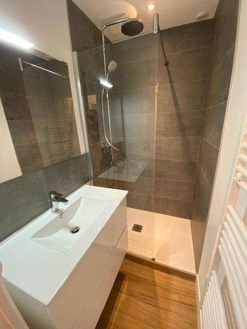Rénovation d'une salle de bain complète dans un studio à Lyon 7